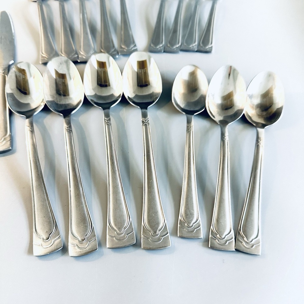 18 Cambridge DANA FROST Satin Stainless Flatware Silverware Set Lot Fork Spoon - Picture 4 of 4